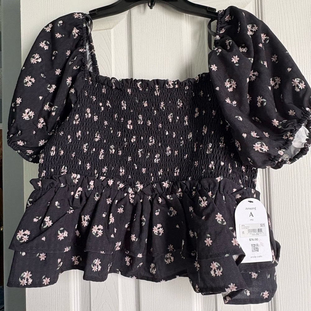 ARULA Black Floral Puff Sleeve Blouse